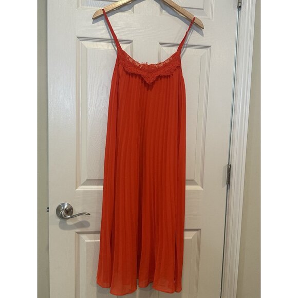 Lulus Celebration‎ Red Pleated Dress Size S NWT - Picture 1 of 7